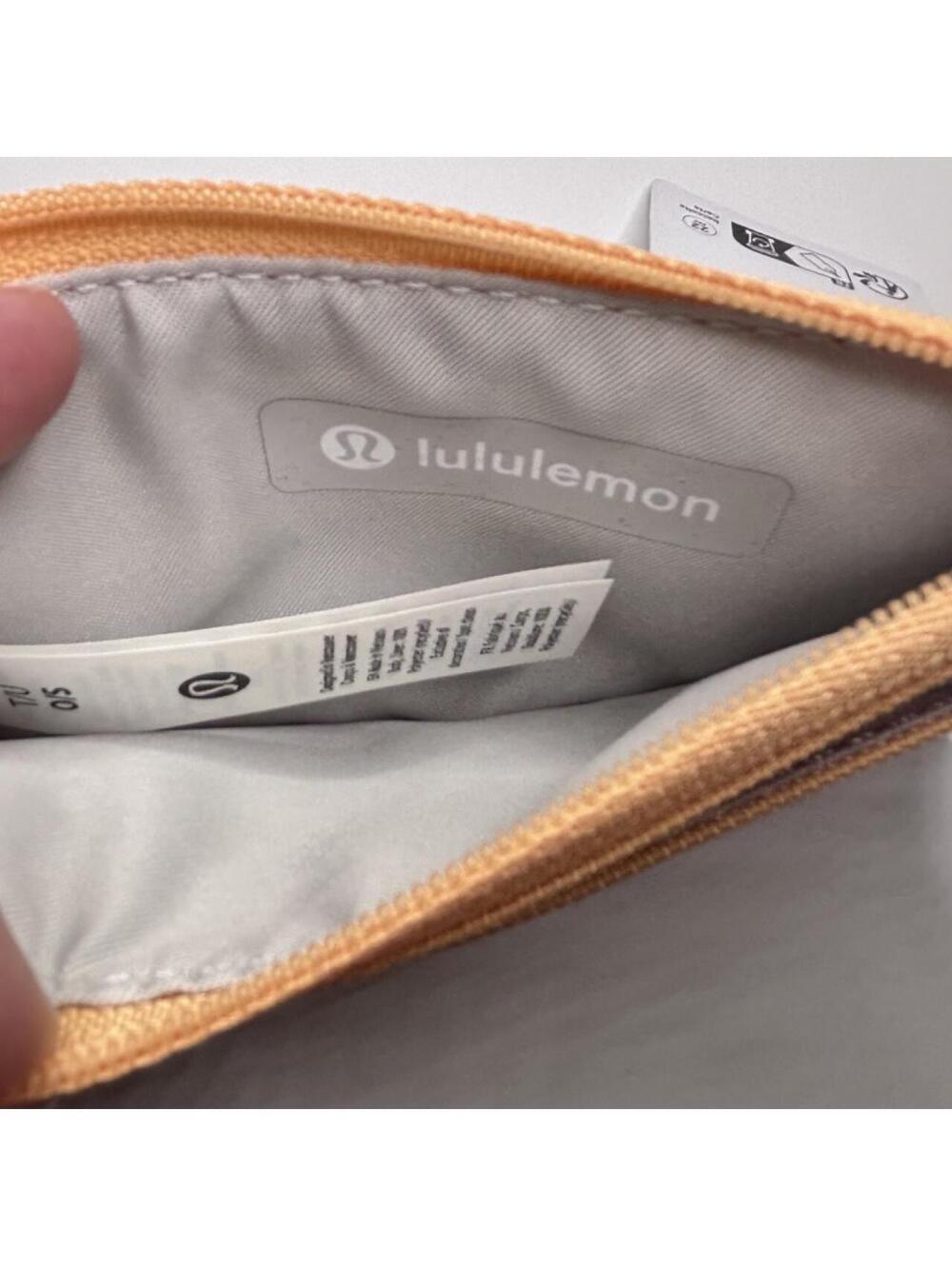 ✨ BRAND NEW WITH TAGS ✨Lululemon Clippable Card Case ‘Rock Melon’